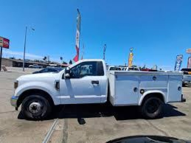 BUY FORD SUPER DUTY F-350 DRW 2019 XL 2WD REG CAB 8' BOX, Frontline Auctions LLC